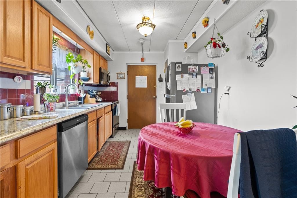 Condominium at 510 Child Street UNIT 105B, Warren, photo 7 of 28
