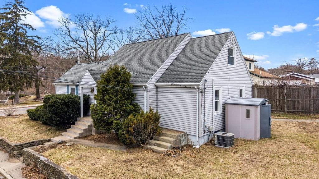 Single Family Residence at 2 Whitman Street, Smithfield, photo 2 of 30