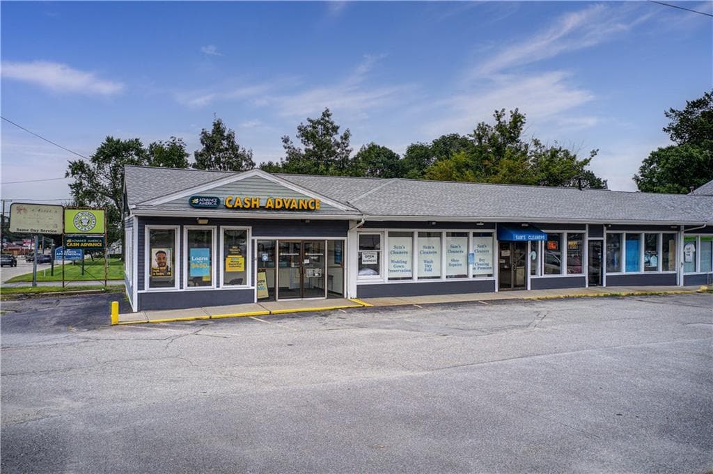 Commercial at 628 Metacom Avenue, Warren, photo 2 of 46