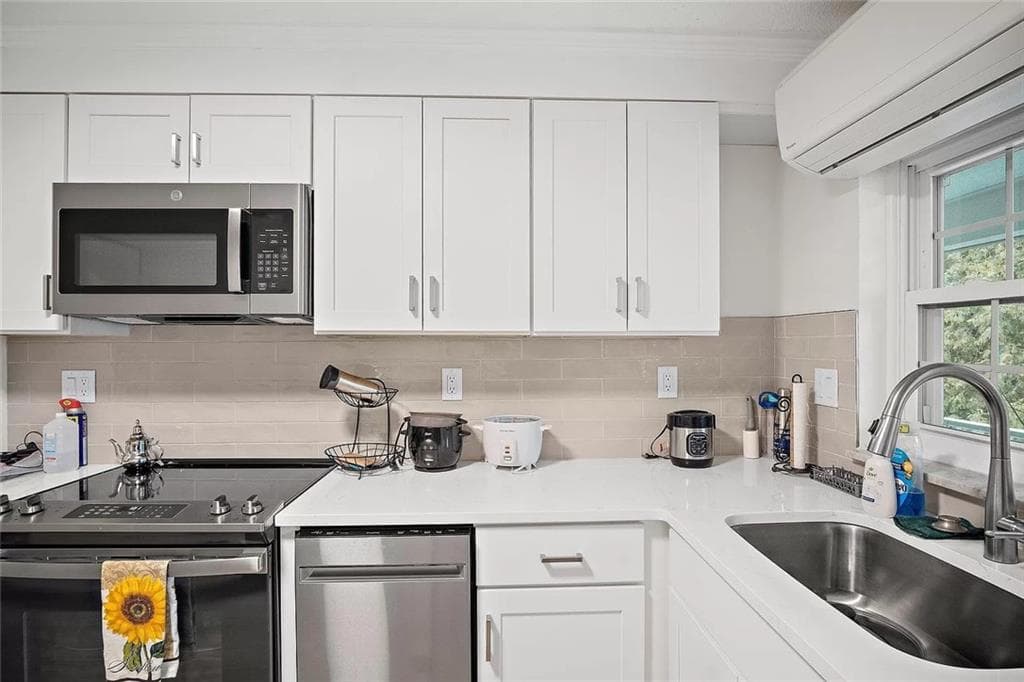 Condominium at 407 Washington Street UNIT 2, Westwood, photo 6 of 23