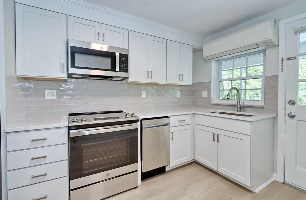 Condominium at 407 Washington Street UNIT 2, Westwood, photo 3 of 23