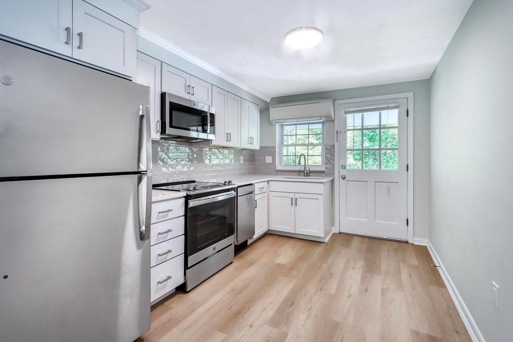 Condominium at 407 Washington Street UNIT 2, Westwood, photo 4 of 23