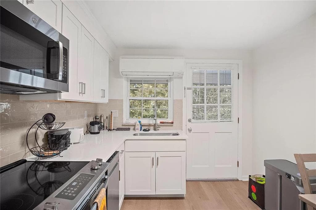 Condominium at 407 Washington Street UNIT 2, Westwood, photo 8 of 23