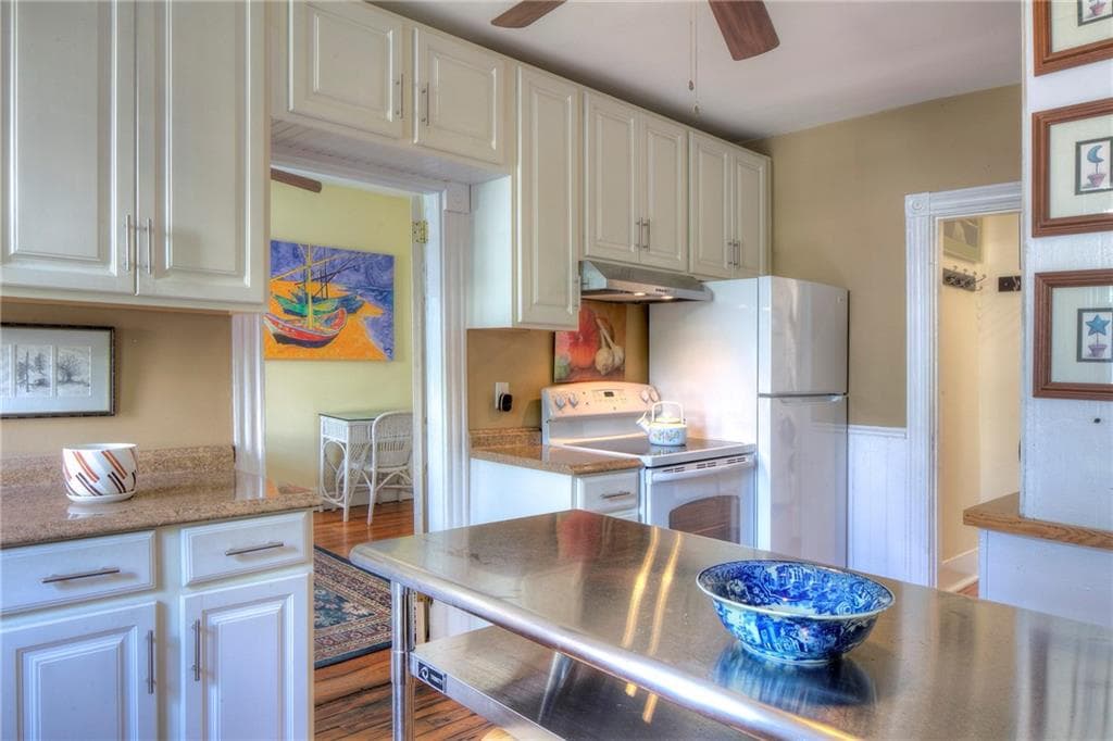 Multi Family at 98 100 John Street, Newport, photo 10 of 33