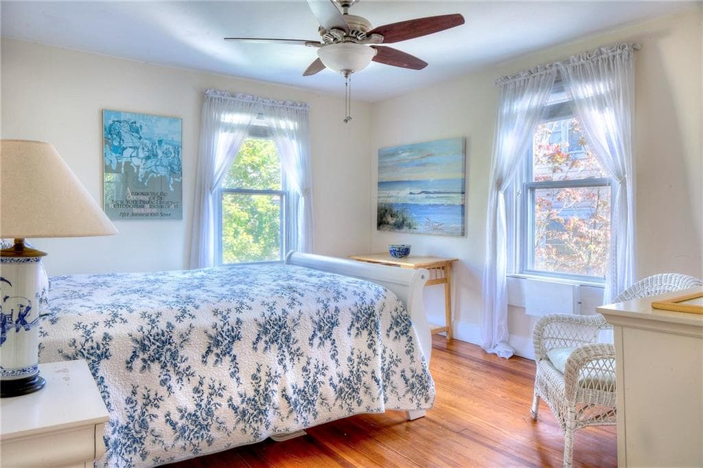 Multi Family at 98 100 John Street, Newport, photo 15 of 33