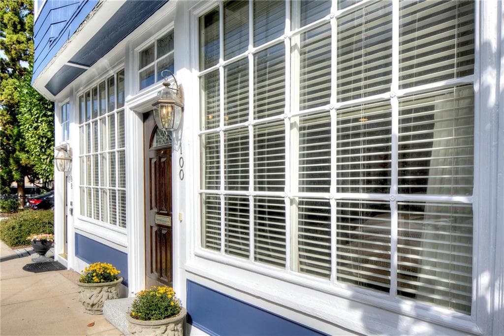 Multi Family at 98 100 John Street, Newport, photo 21 of 33