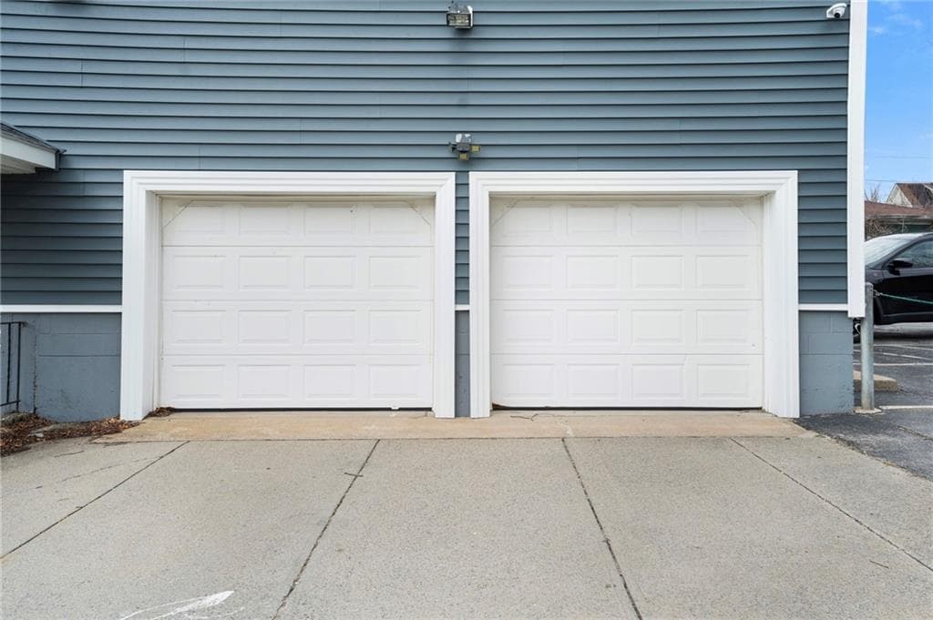 1040 Cranston Street photo 3