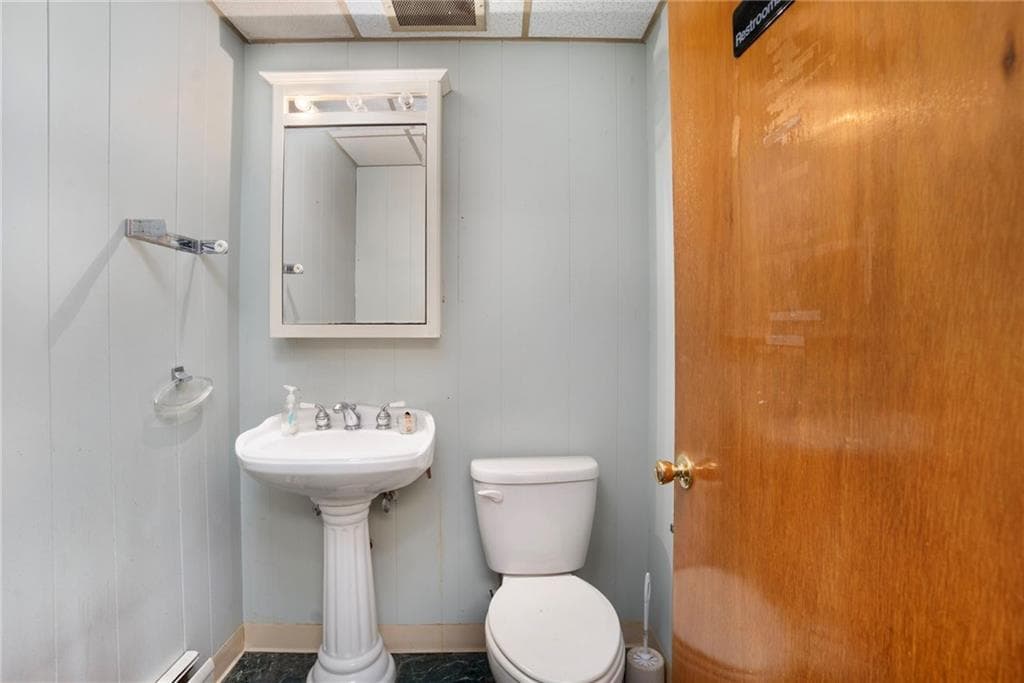 1040 Cranston Street photo 33
