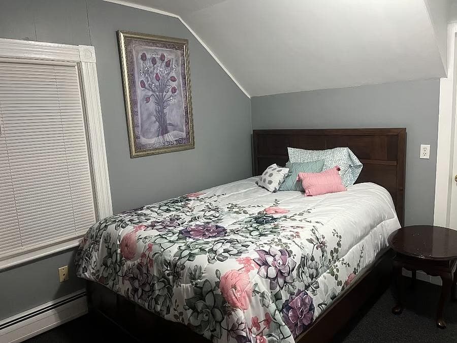 1040 Cranston Street photo 29