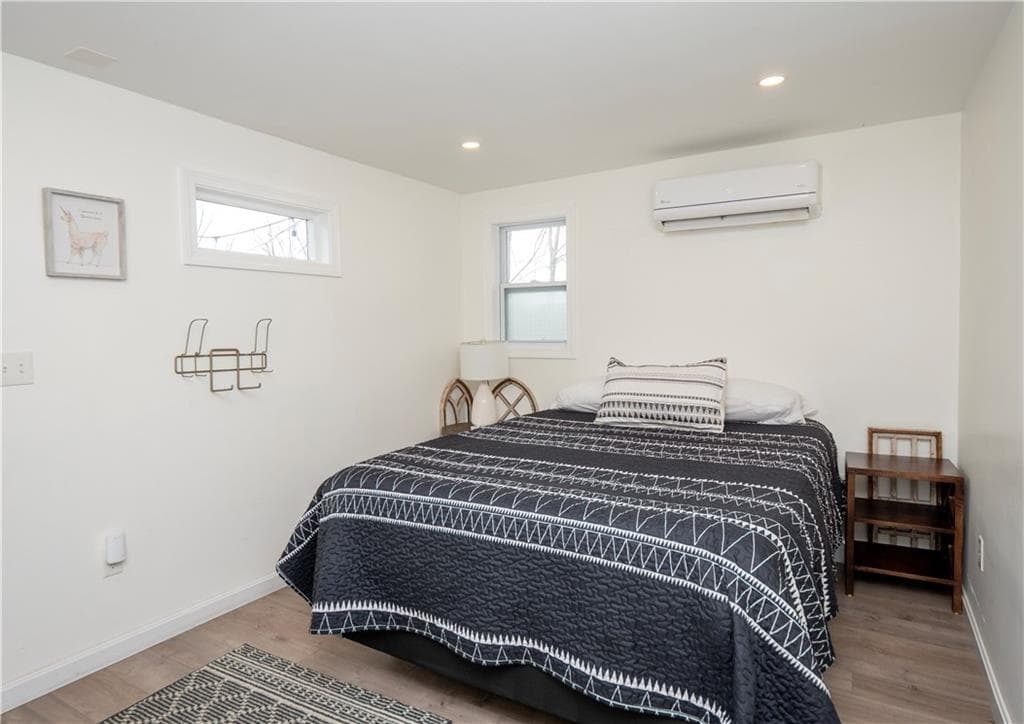 100 Renfrew Avenue photo 15