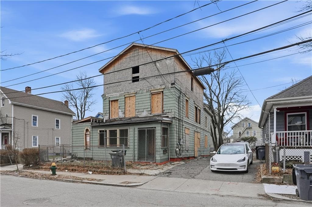 102 Superior Street photo 2