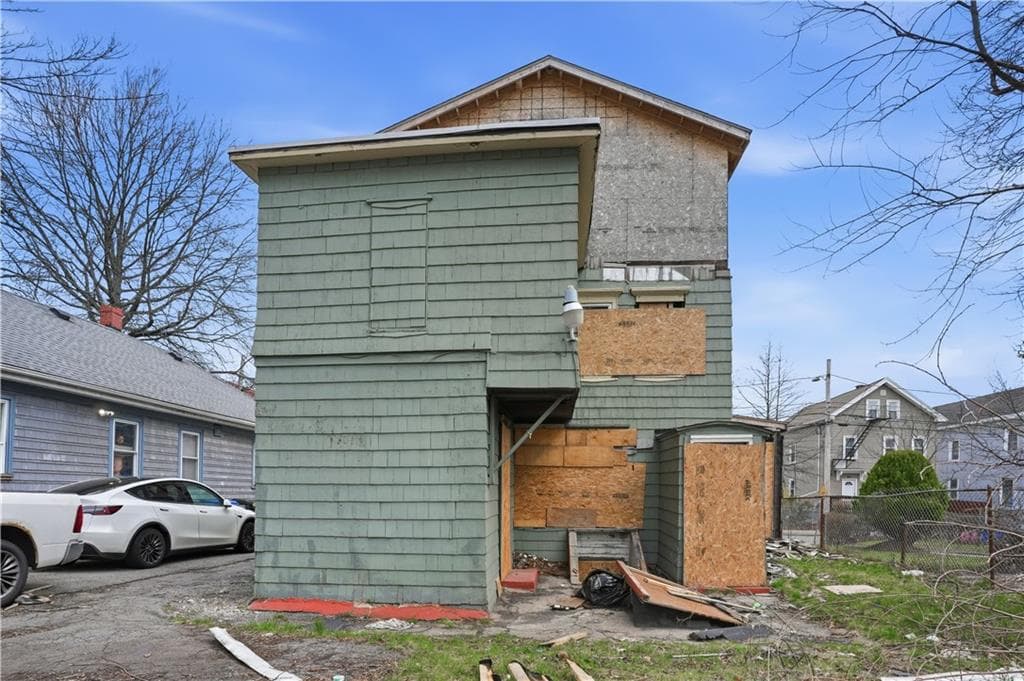 102 Superior Street photo 5