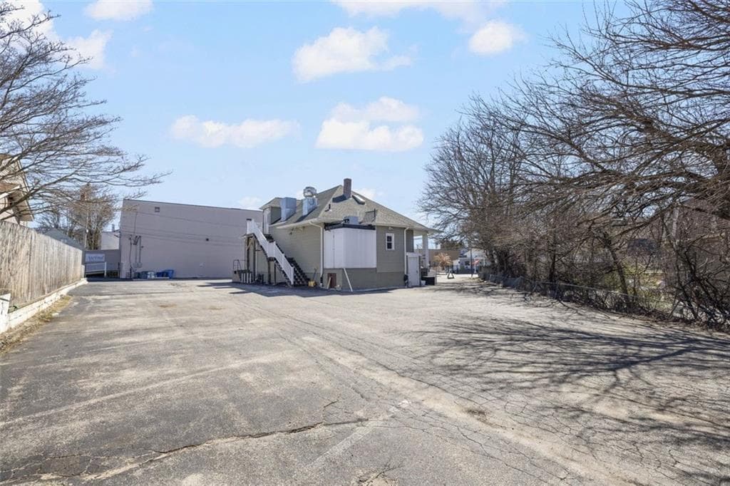1137 Charles Street photo 28