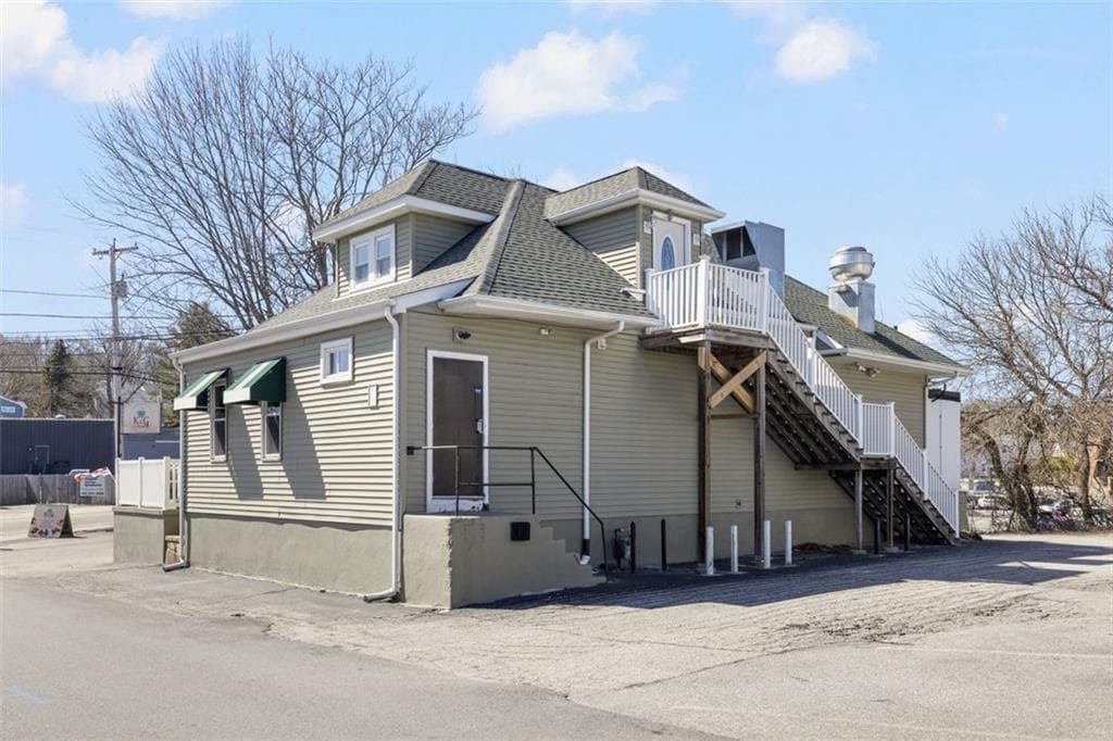 1137 Charles Street photo 24