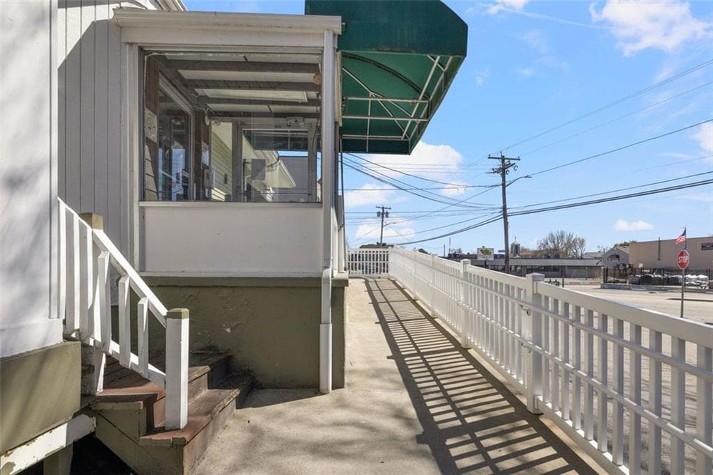 1137 Charles Street photo 39