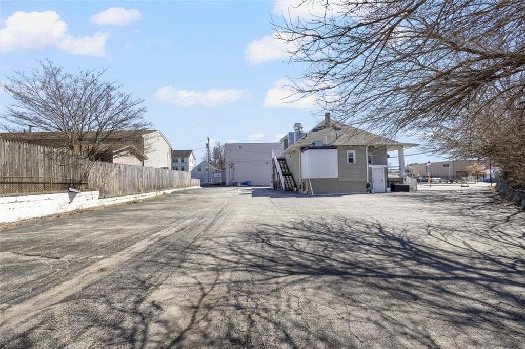 1137 Charles Street photo 29