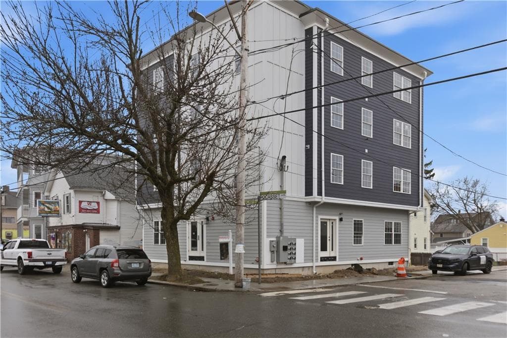 241 Pocasset Avenue photo 3