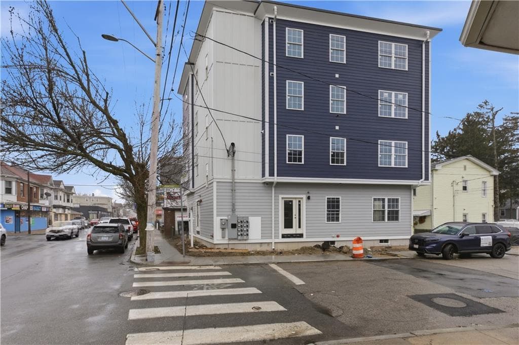 241 Pocasset Avenue photo 4