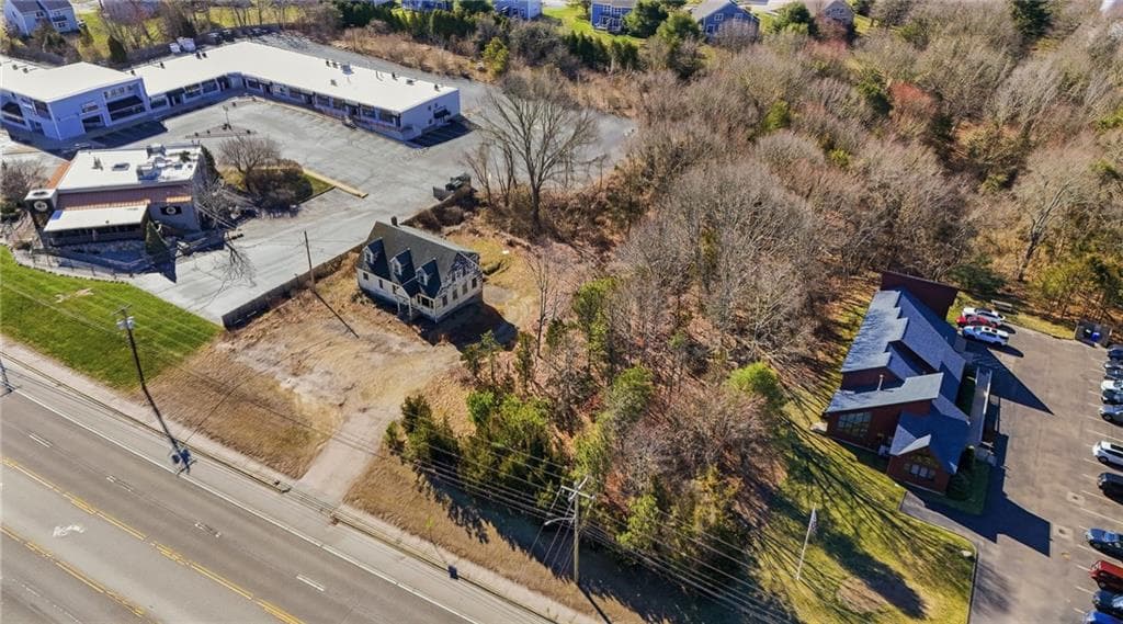 Single Family Residence at 263 Post Road, Westerly, photo 12 of 29