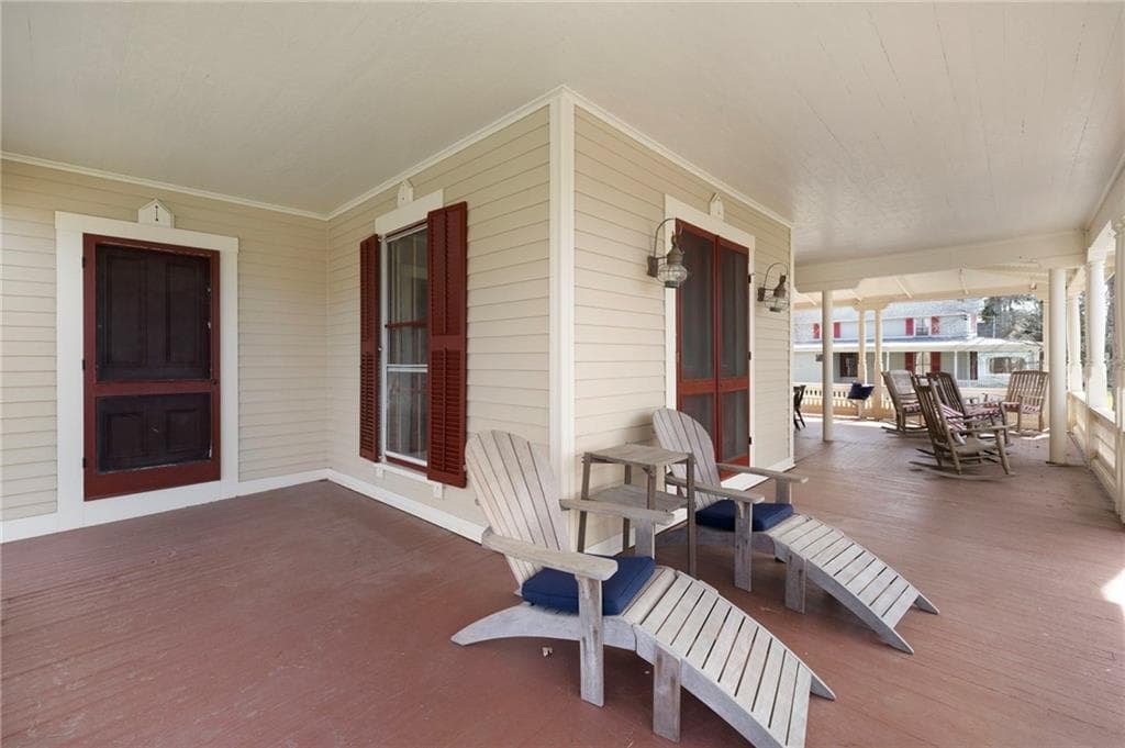 Single Family Residence at 075 Atlantic Avenue, Portsmouth, photo 12 of 50