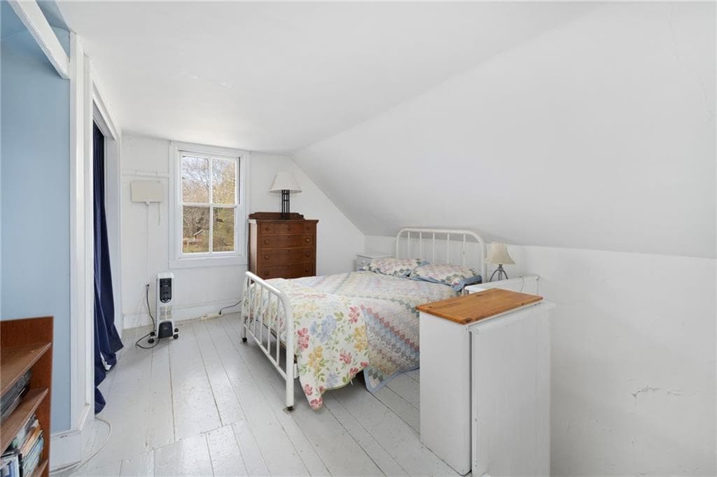 Single Family Residence at 075 Atlantic Avenue, Portsmouth, photo 34 of 50