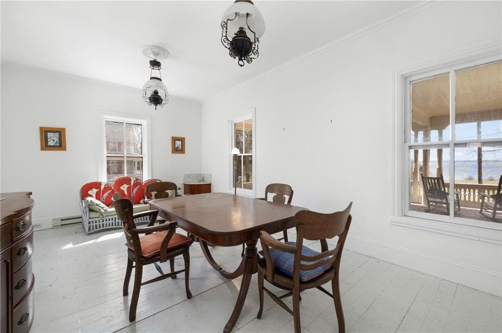 Single Family Residence at 075 Atlantic Avenue, Portsmouth, photo 19 of 50