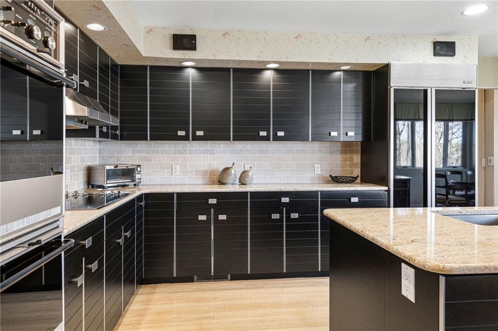 125 Woodruff Avenue photo 9