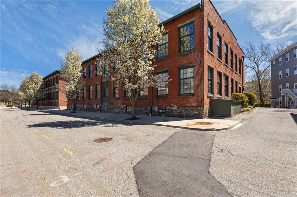 99 Allen Street UNIT 105 photo 15