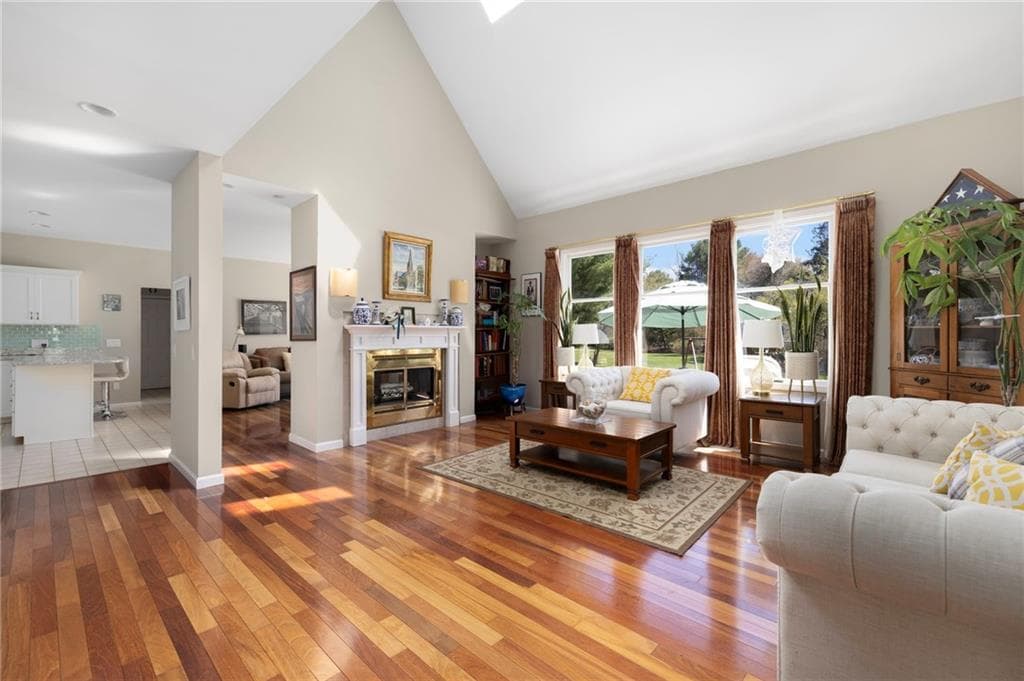 Single Family Residence at 110 Osprey Drive, East Greenwich, photo 5 of 44