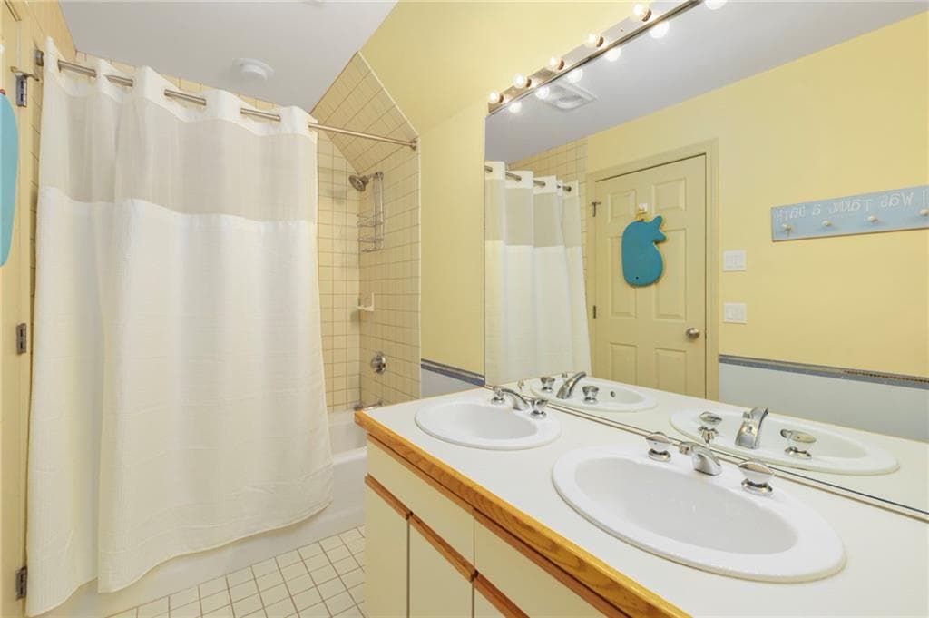 Single Family Residence at 110 Osprey Drive, East Greenwich, photo 30 of 44