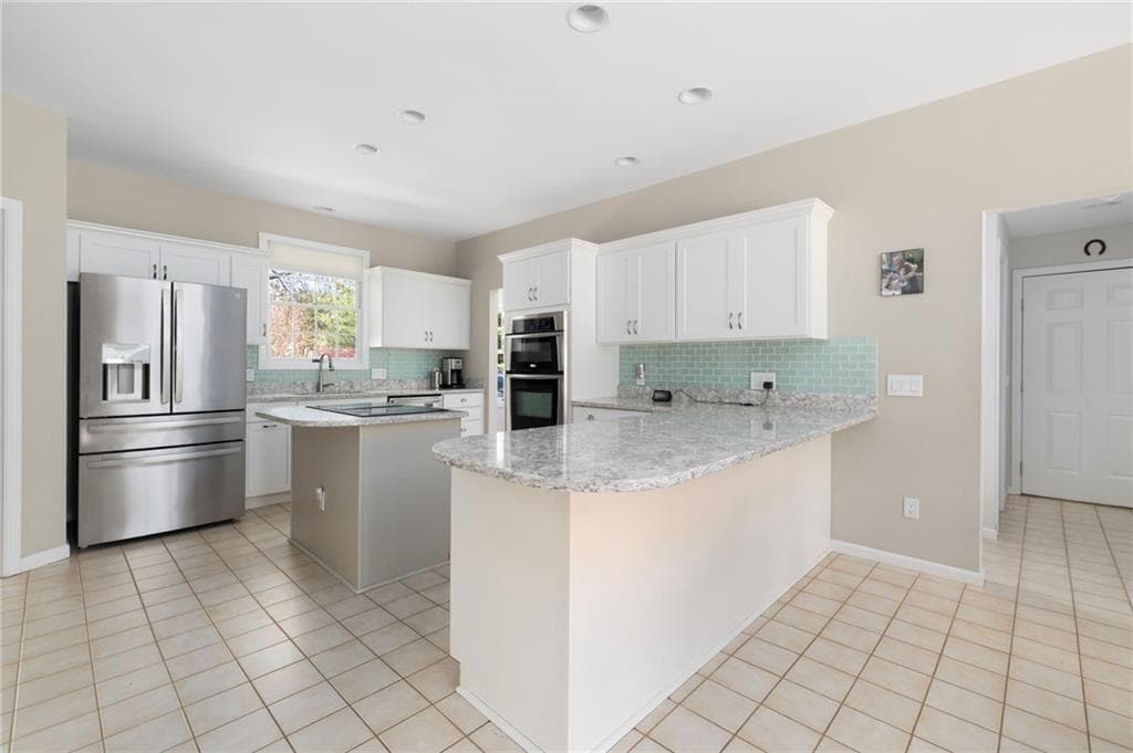 Single Family Residence at 110 Osprey Drive, East Greenwich, photo 10 of 44