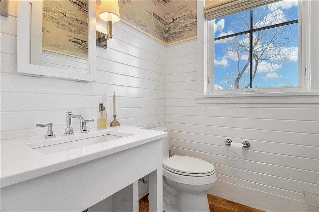 111 Avondale Road photo 32