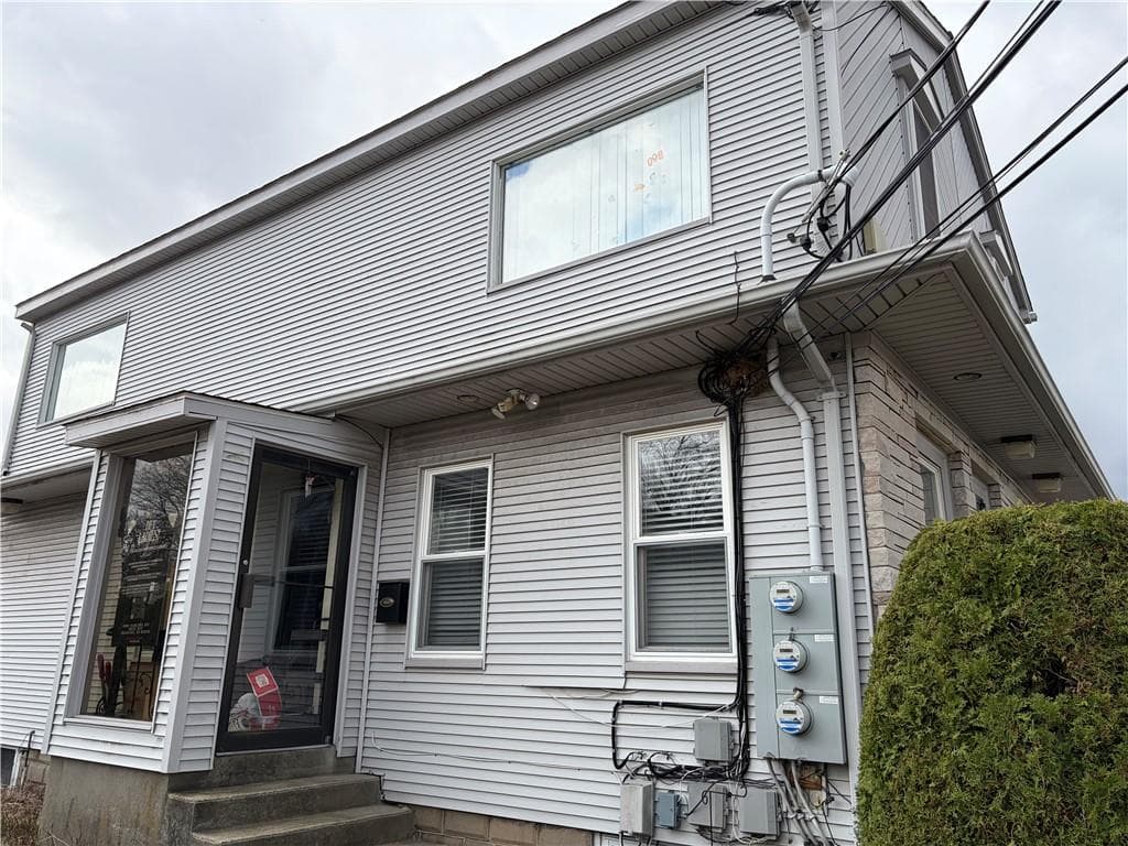 1006 Reservoir Avenue photo 2