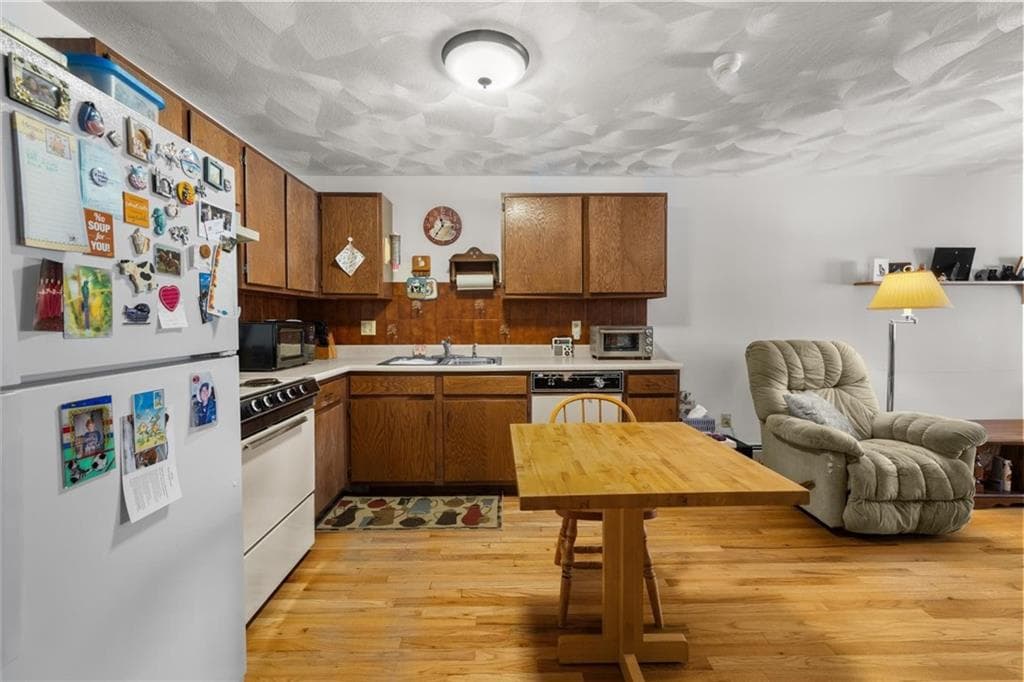 Townhouse,Condominium at 569 Smithfield Road UNIT 24, North Providence, photo 4 of 23