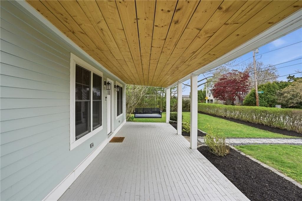 Single Family Residence at 8 Emery Road, Warren, photo 2 of 24