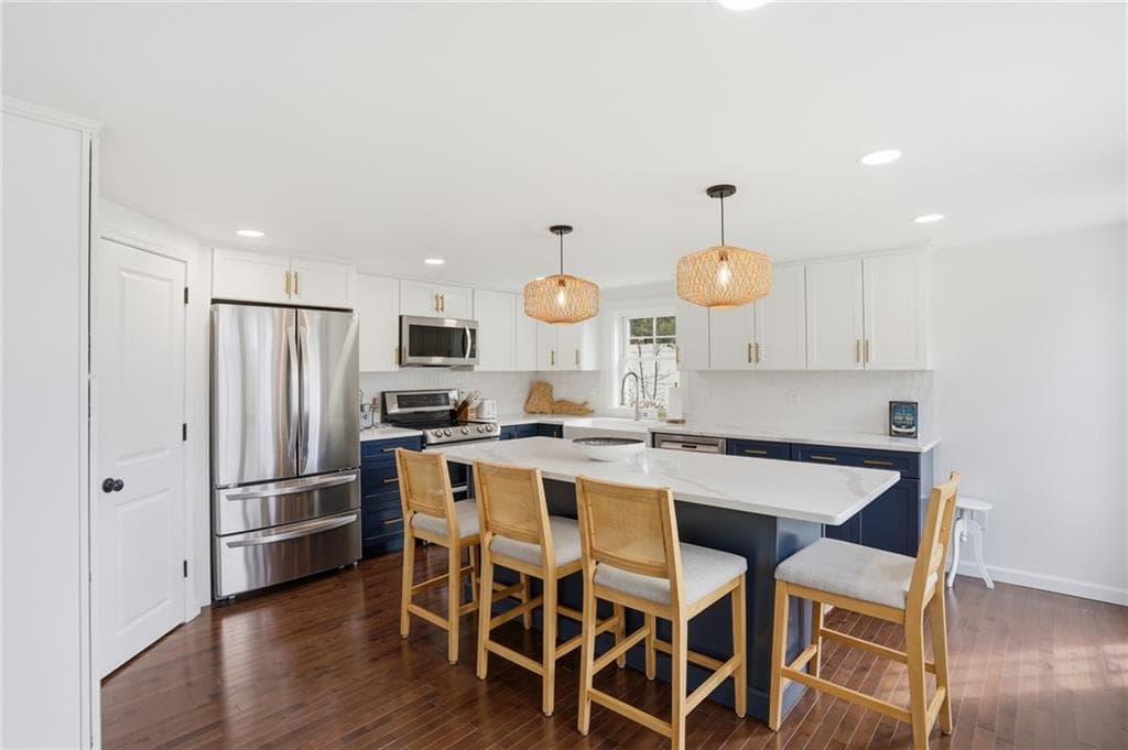 Single Family Residence at 8 Emery Road, Warren, photo 11 of 24