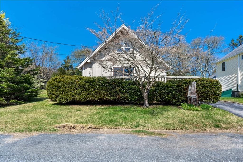 Single Family Residence at 25 Westside Road, South Kingstown, photo 2 of 39