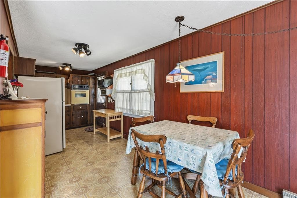 Single Family Residence at 25 Westside Road, South Kingstown, photo 8 of 39