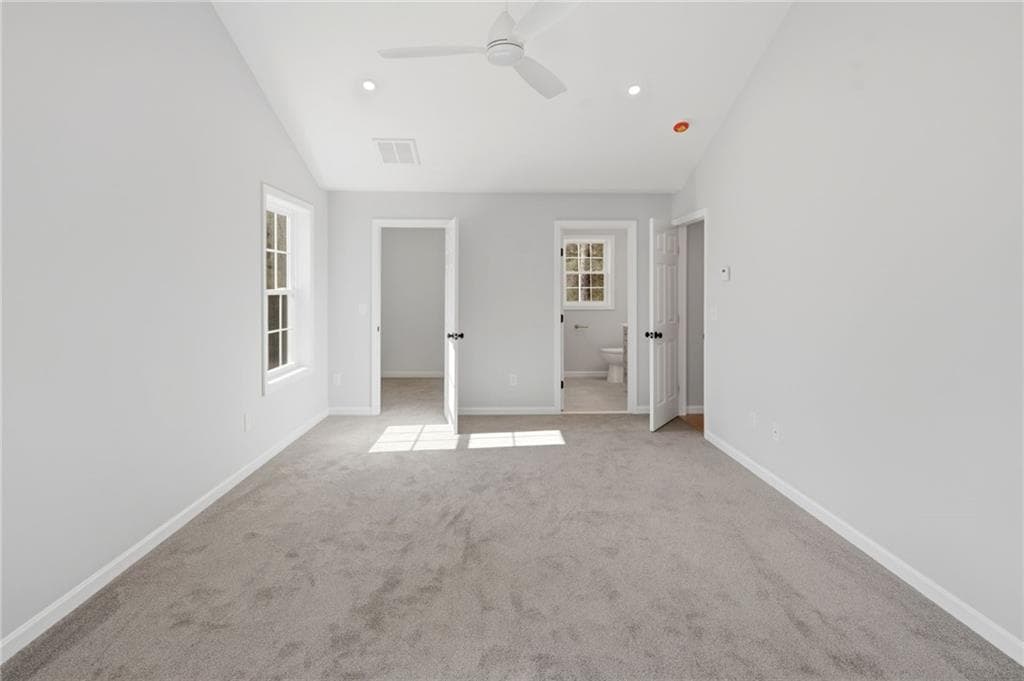 14 Elaine Drive photo 8