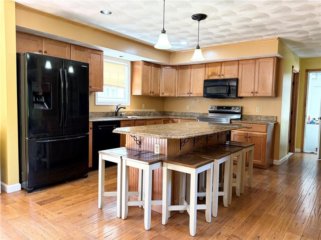 Single Family Residence at 771 Gibson Hill Road, Coventry, photo 3 of 31