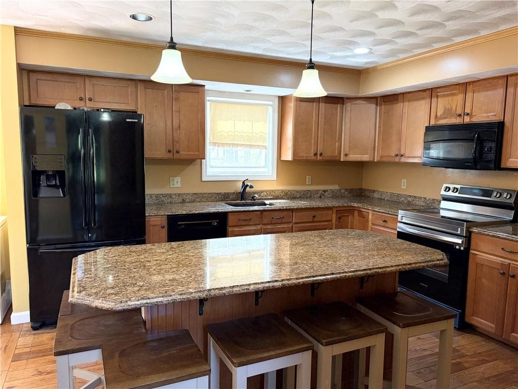 Single Family Residence at 771 Gibson Hill Road, Coventry, photo 5 of 31