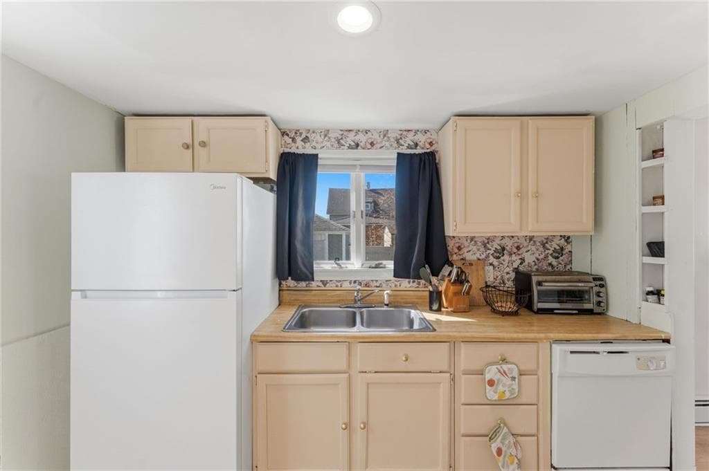 Single Family Residence at 308 Smith Street, Cranston, photo 7 of 26