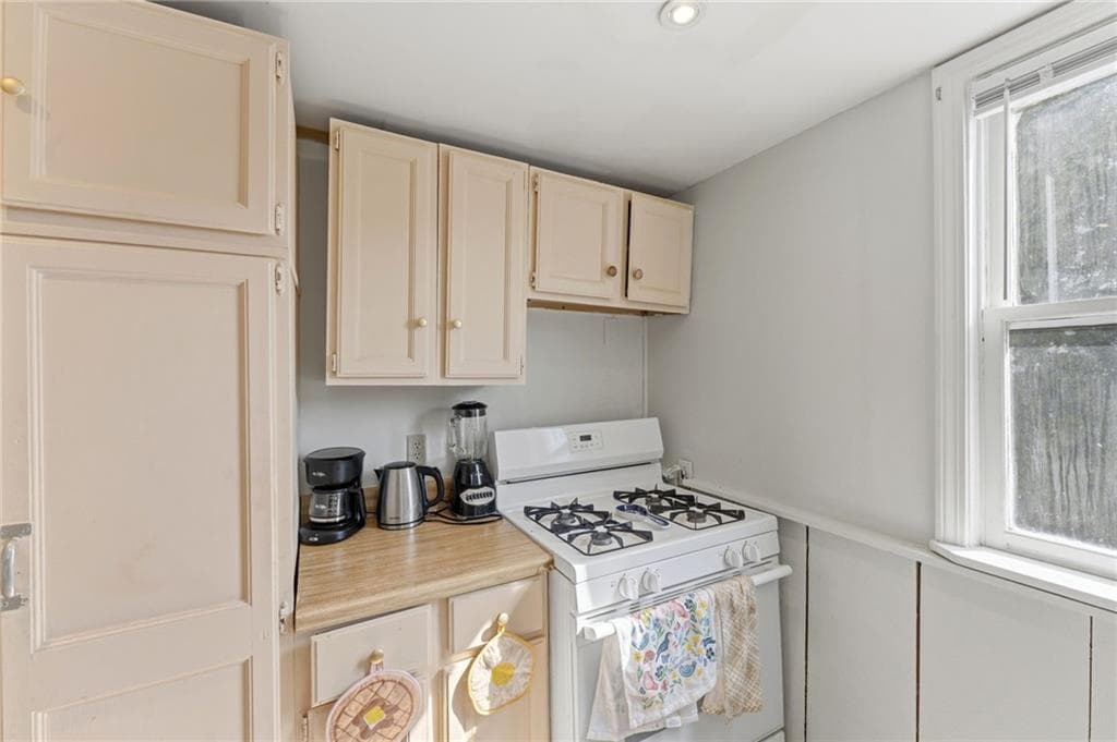 Single Family Residence at 308 Smith Street, Cranston, photo 9 of 26