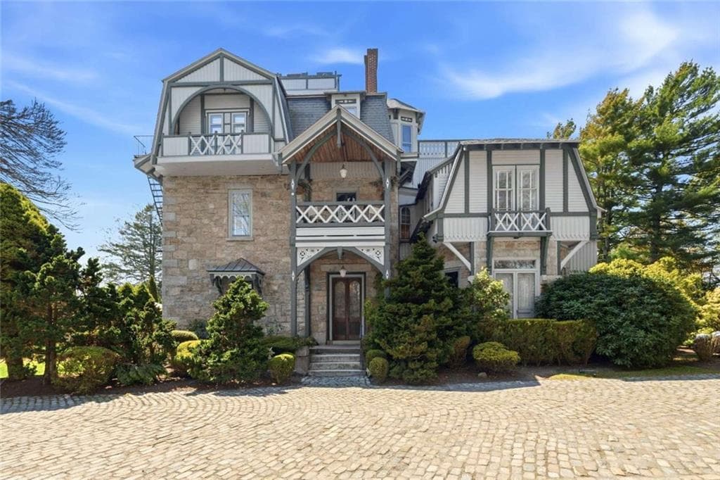 6 Howe Avenue UNIT 8