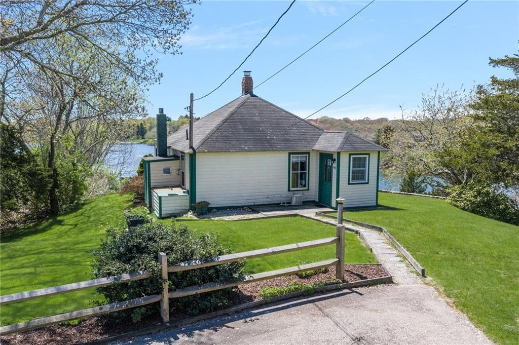 93 Old Succotash Road photo 14