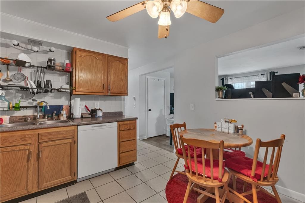5 GARIBALDI Street UNIT 33 photo 3