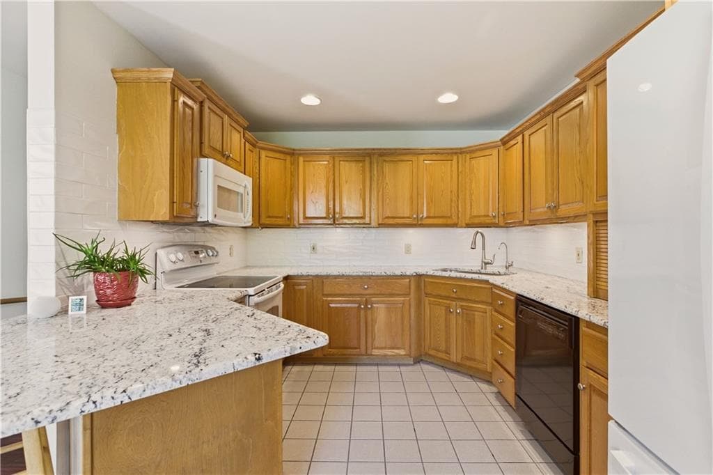 Single Family Residence at 81 Seapowet Avenue, Tiverton, photo 16 of 49