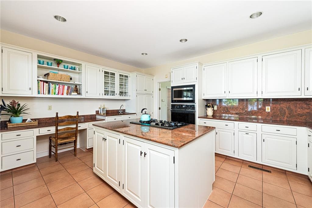Single Family Residence at 29 Reliance Drive, Bristol, photo 22 of 49