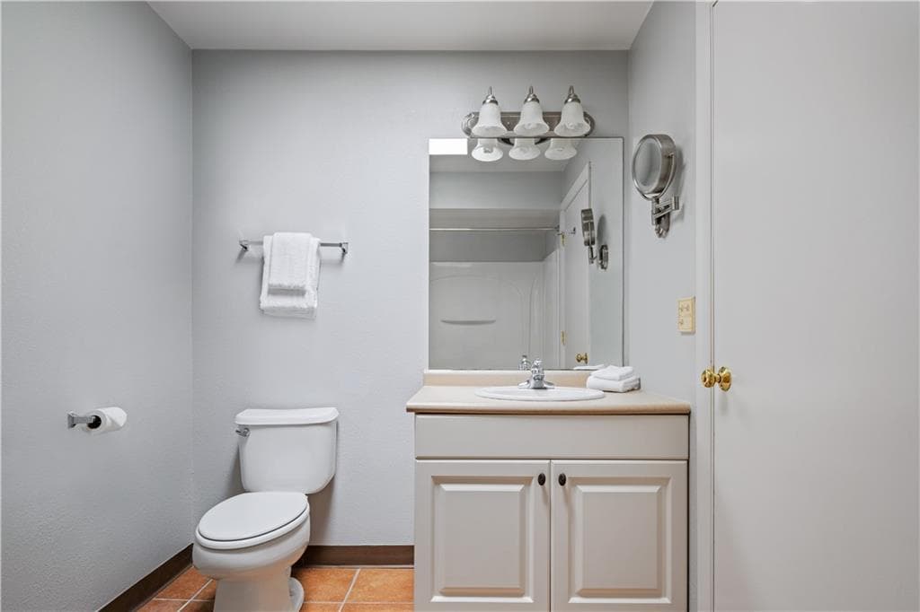 150 Bay View Drive UNIT 8 photo 18