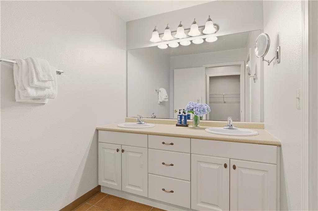 Condominium at 150 Bay View Drive UNIT 13, Jamestown, photo 10 of 21